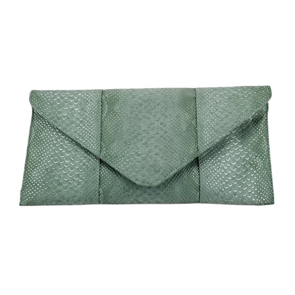 Urban Expressions Handbags - NWOT Urban Expressions Faux Leather Clutch